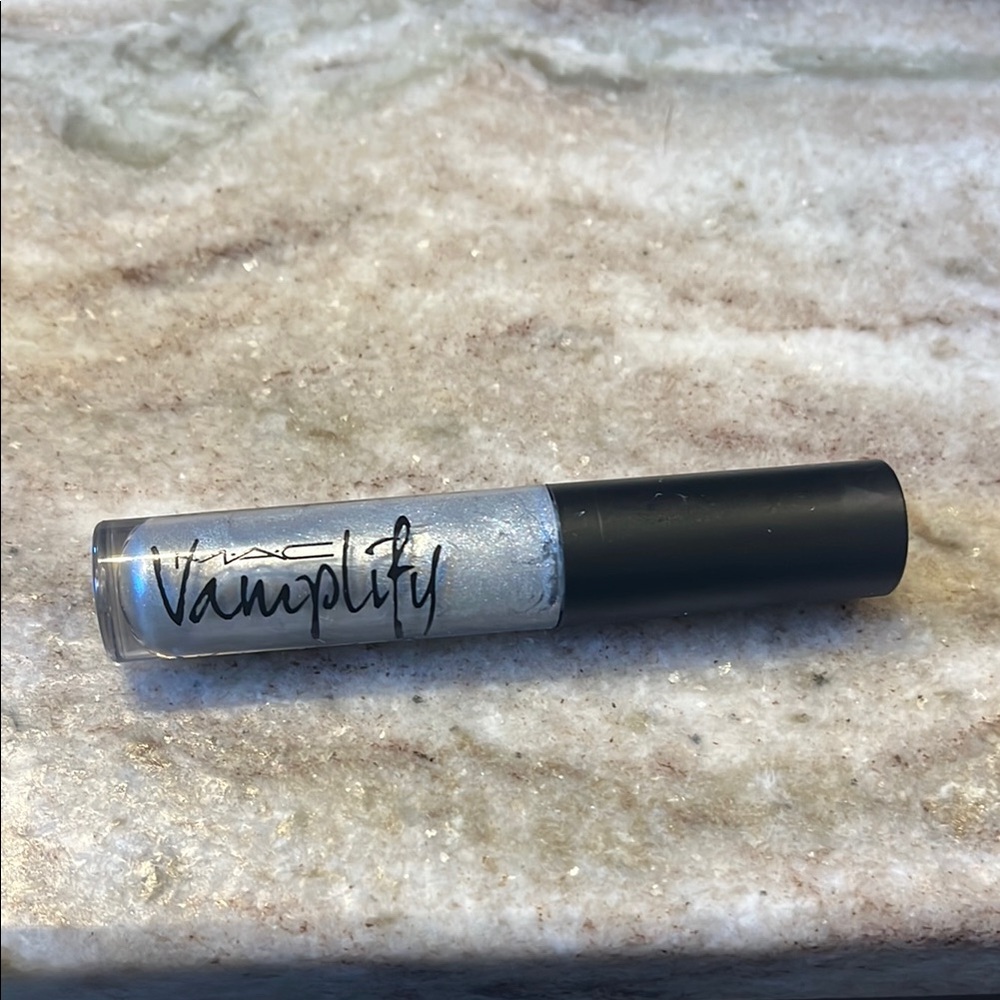 MAC vamplify gilded frost